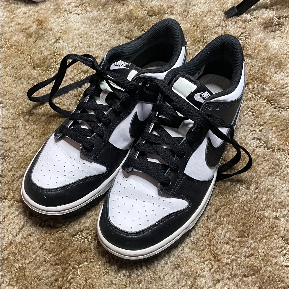 Nike Panda Dunk Lows - Picture 2 of 5